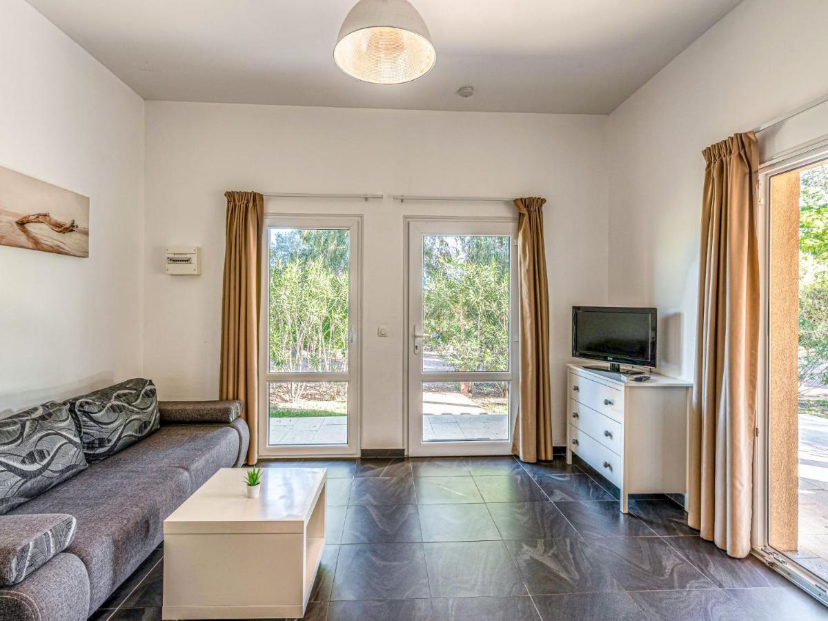 Apartment Marina Di Favone-3 By Interhome